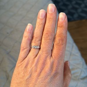 Pandora 3 stone ring size 6 in Rose Gold